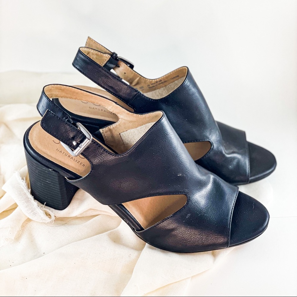 NWOT Naturalizer Chunky Heel Sandals